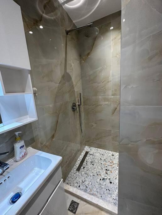 Studio City Center Тирана Екстер'єр фото