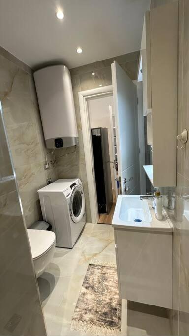 Studio City Center Тирана Екстер'єр фото